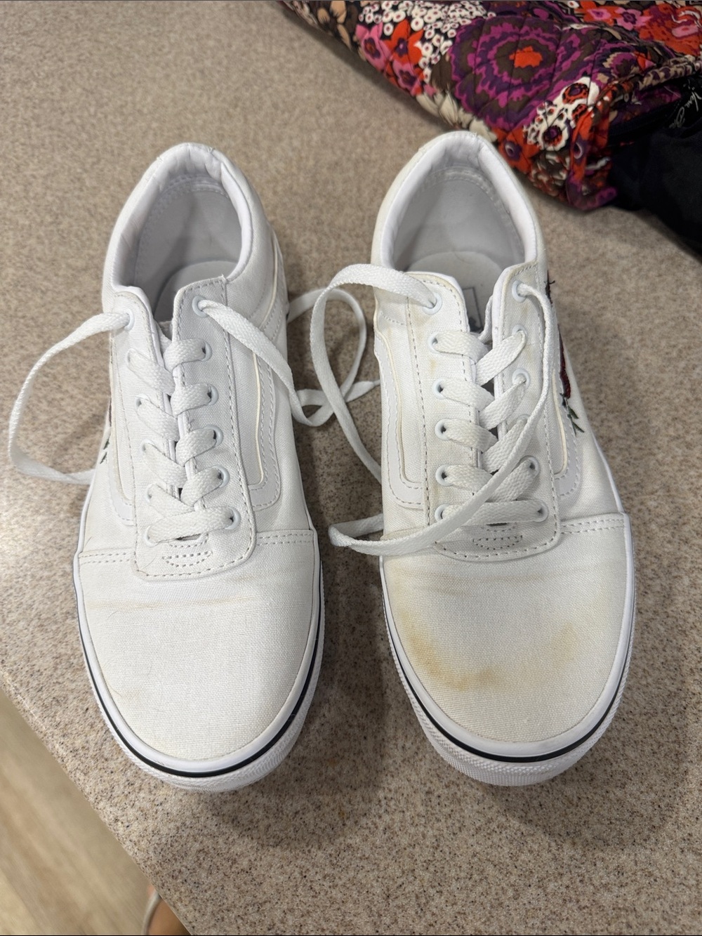 Vans White Canvas Low-Top Sneakers with Subtle Side Stripe